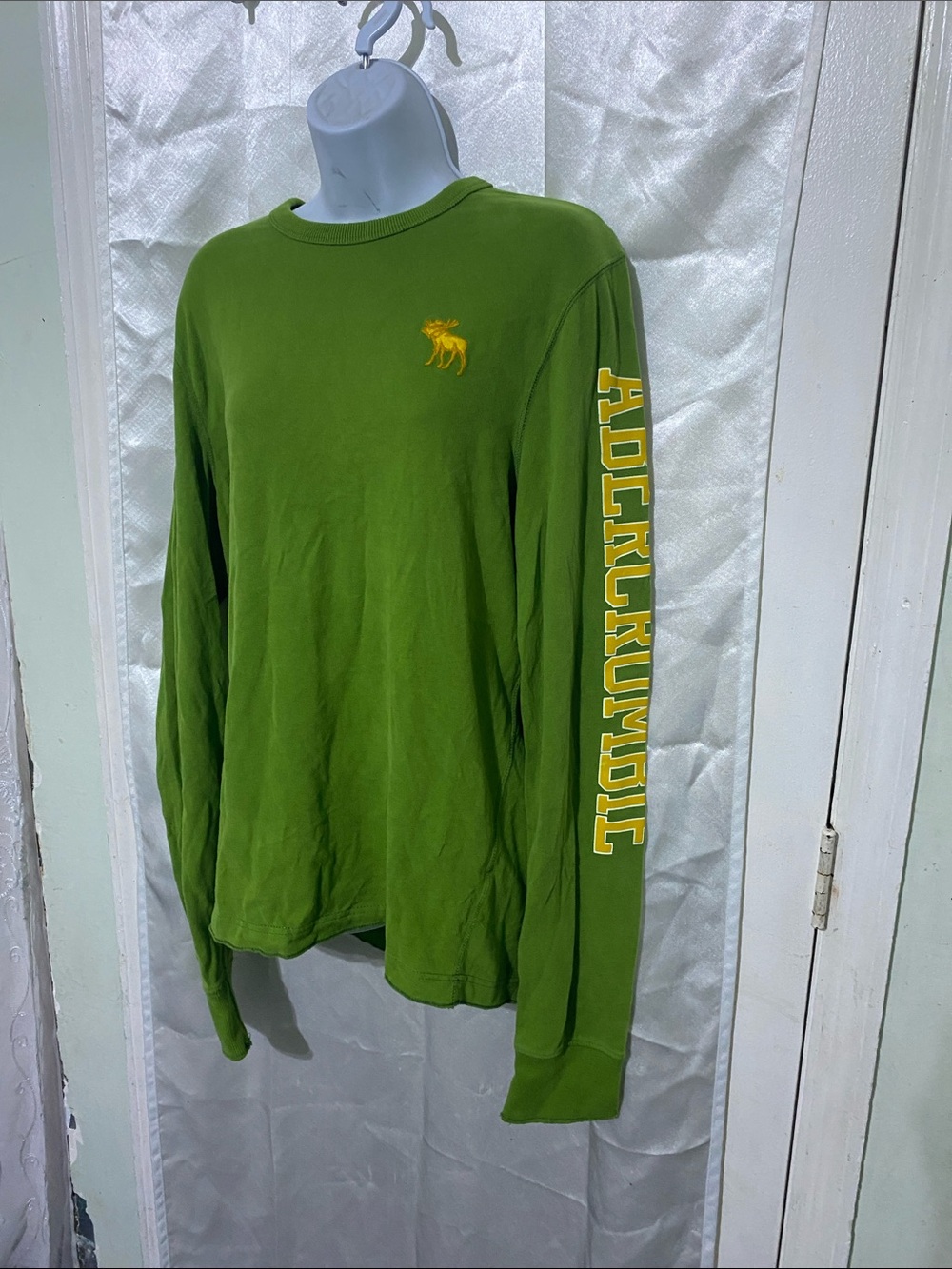 Y2K Abercrombie & Fitch Olive Green Long-Sleeve Logo Tee with Yellow Accents